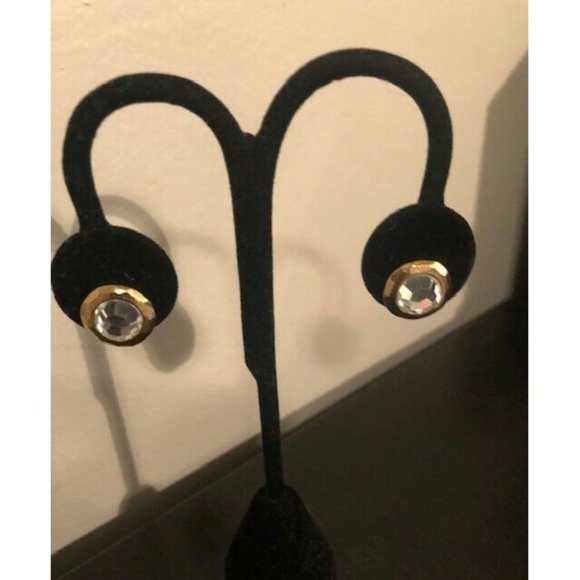 VINTAGE 1980 ERA GORGEOUS RARE YSL CRYSTAL GOLD SOLITAIRE ROUND CLIP EARRINGS - Picture 2 of 4